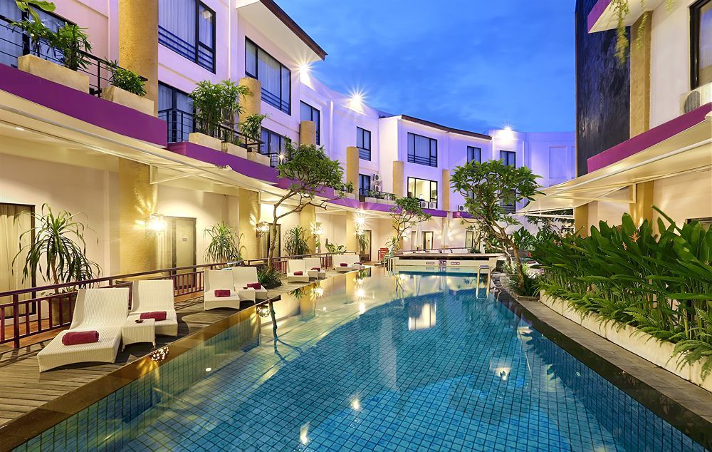 8 Hotel  300 Ribuan Paling Oke di  Kuta  Bali