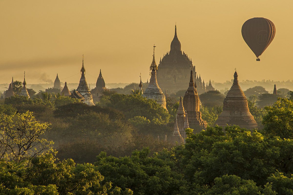 Mengelilingi Ribuan Candi dan Stupa di Bagan, Myanmar