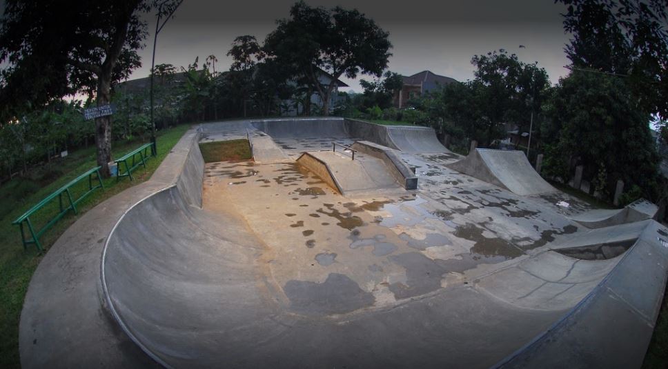 Main Skateboard di 8 Skate Park Keren Sekitar Jakarta! Mister Aladin