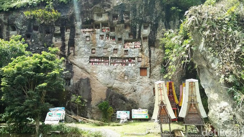 Kuburan Tana Toraja, Wisata Horor yang Bikin Merinding 