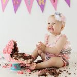 Cara unik merayakan ulang tahun - cake smashing di AS