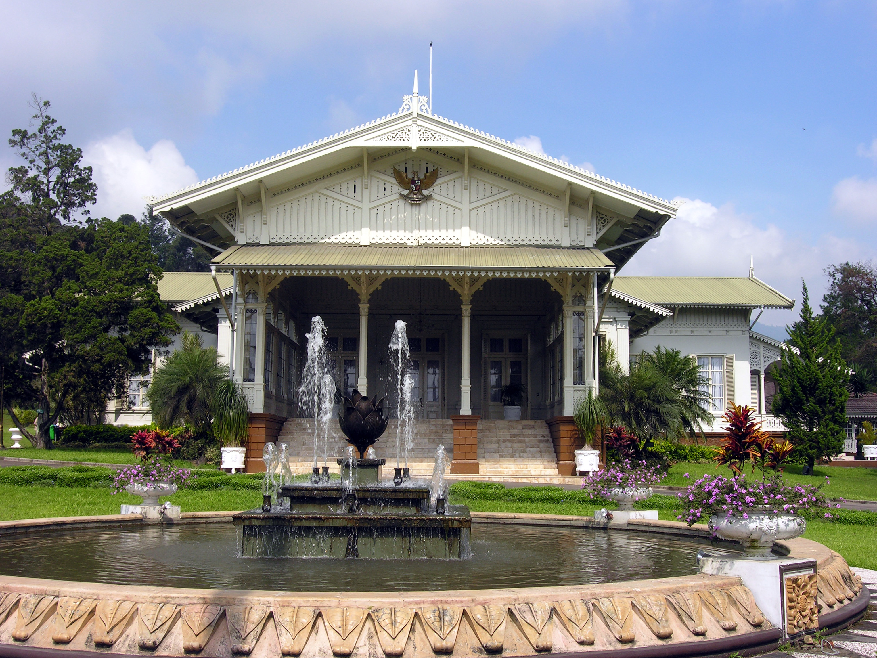 Ini lho 6 Istana  Kepresidenan yang Ada di Indonesia  
