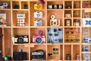 Beberapa koleksi kamera Pak yang terpajang di Dreamy Camera cafe