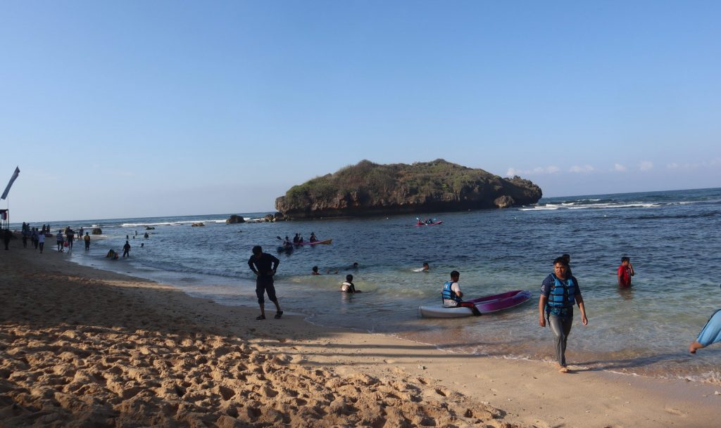 sadranan wisata pantai di yogya