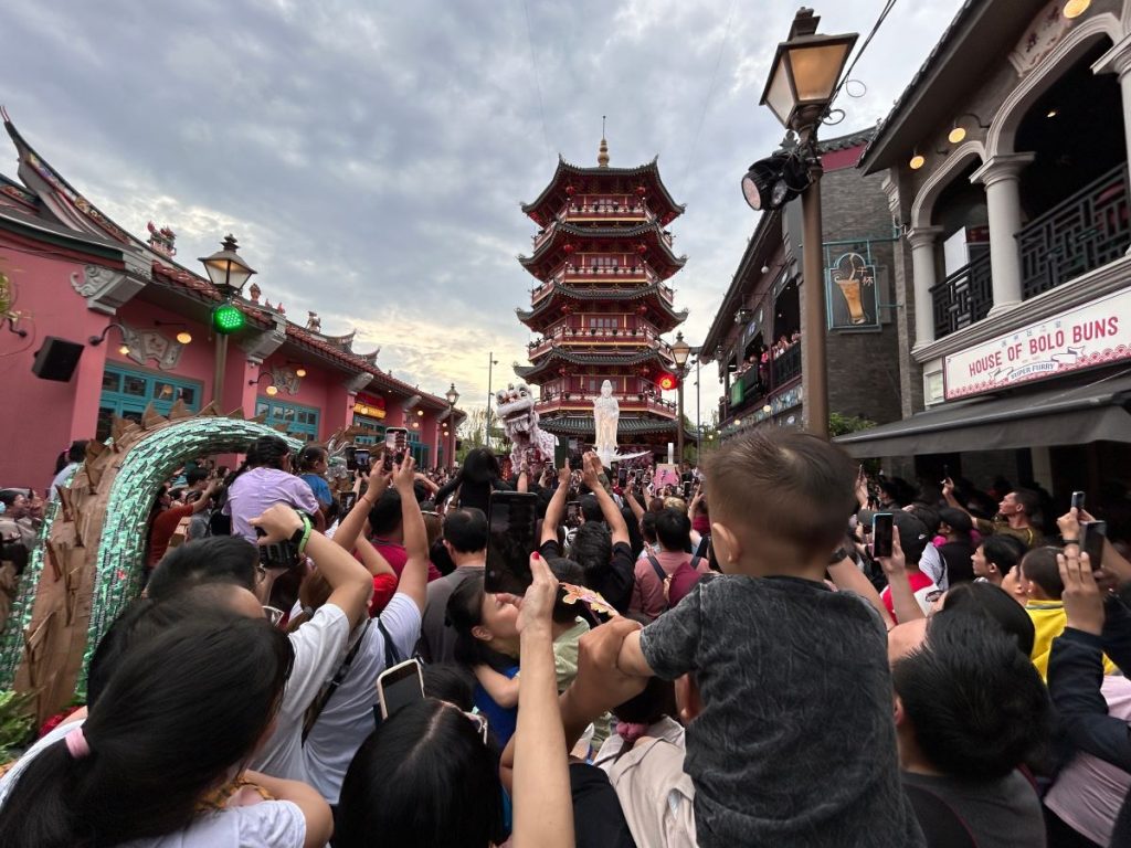 tradisi imlek cap go meh jakarta